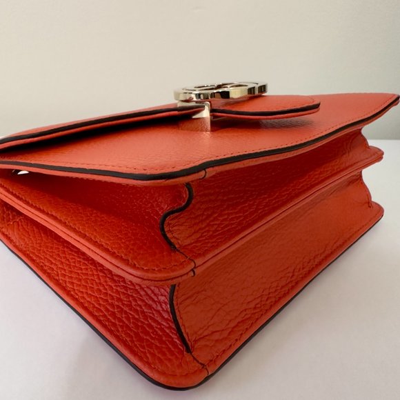 Gucci Interlocking Chain Shoulder Bag - Picture 5 of 10